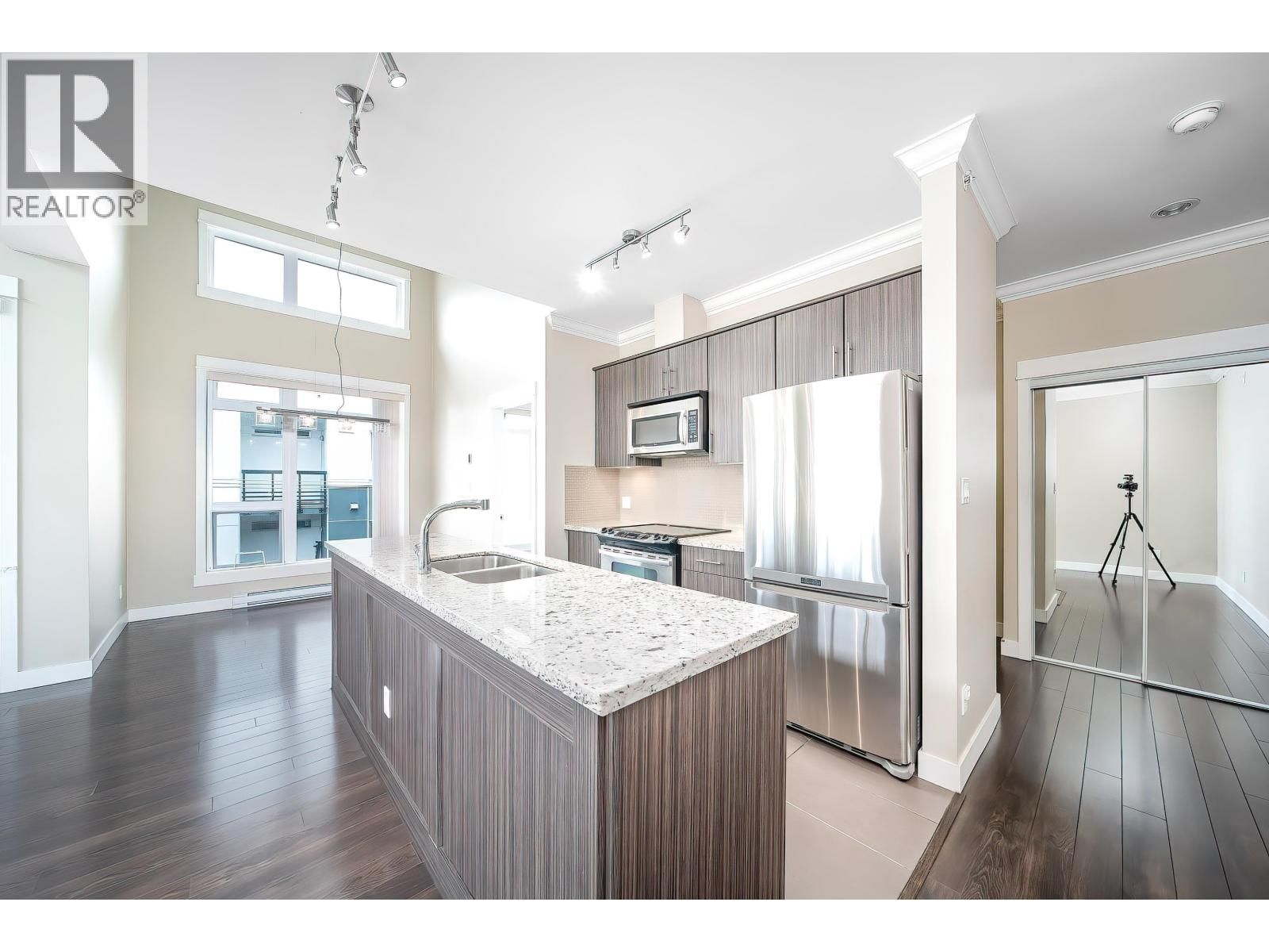 403 - 6888 ROYAL OAK AVENUE Image 10