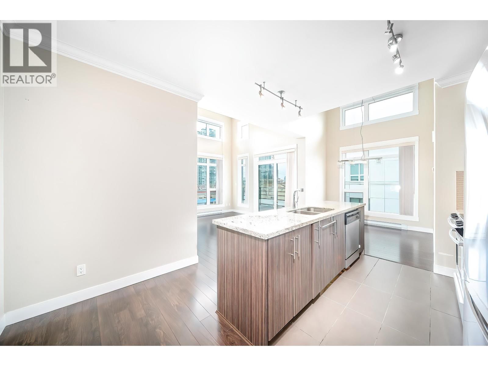 403 - 6888 ROYAL OAK AVENUE Image 9