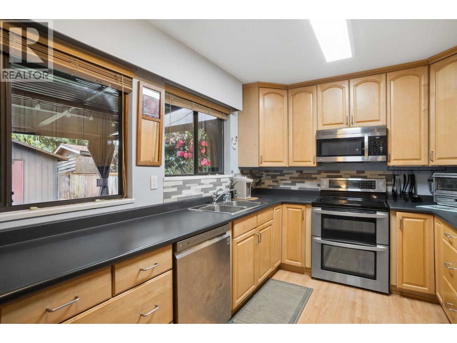 11200 MELLIS DRIVE Image 8