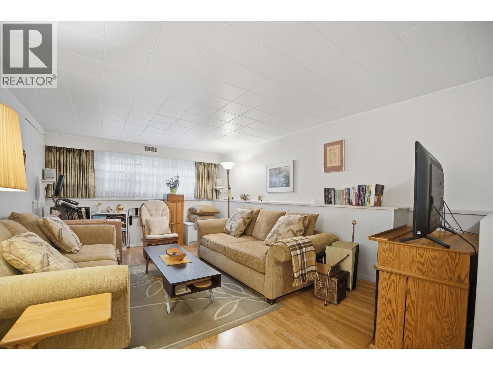 1852 LARSON ROAD Image 25