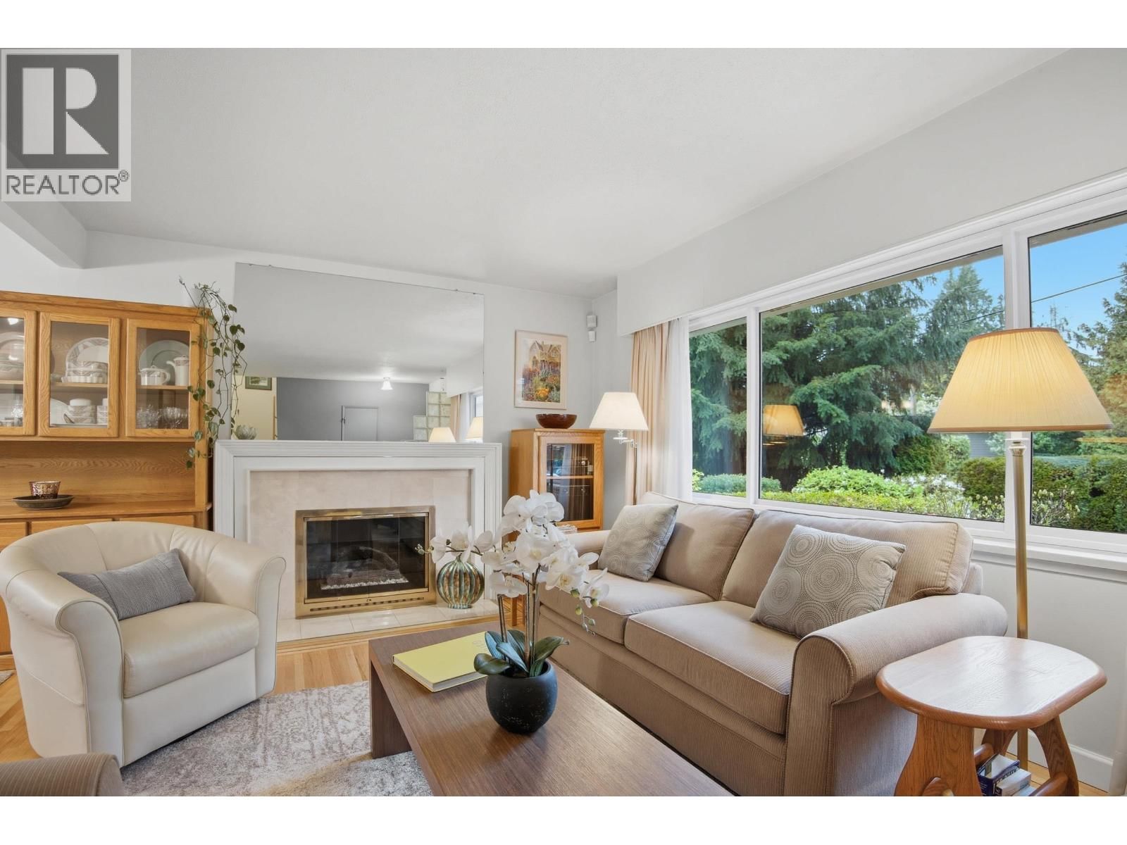 1852 LARSON ROAD Image 9