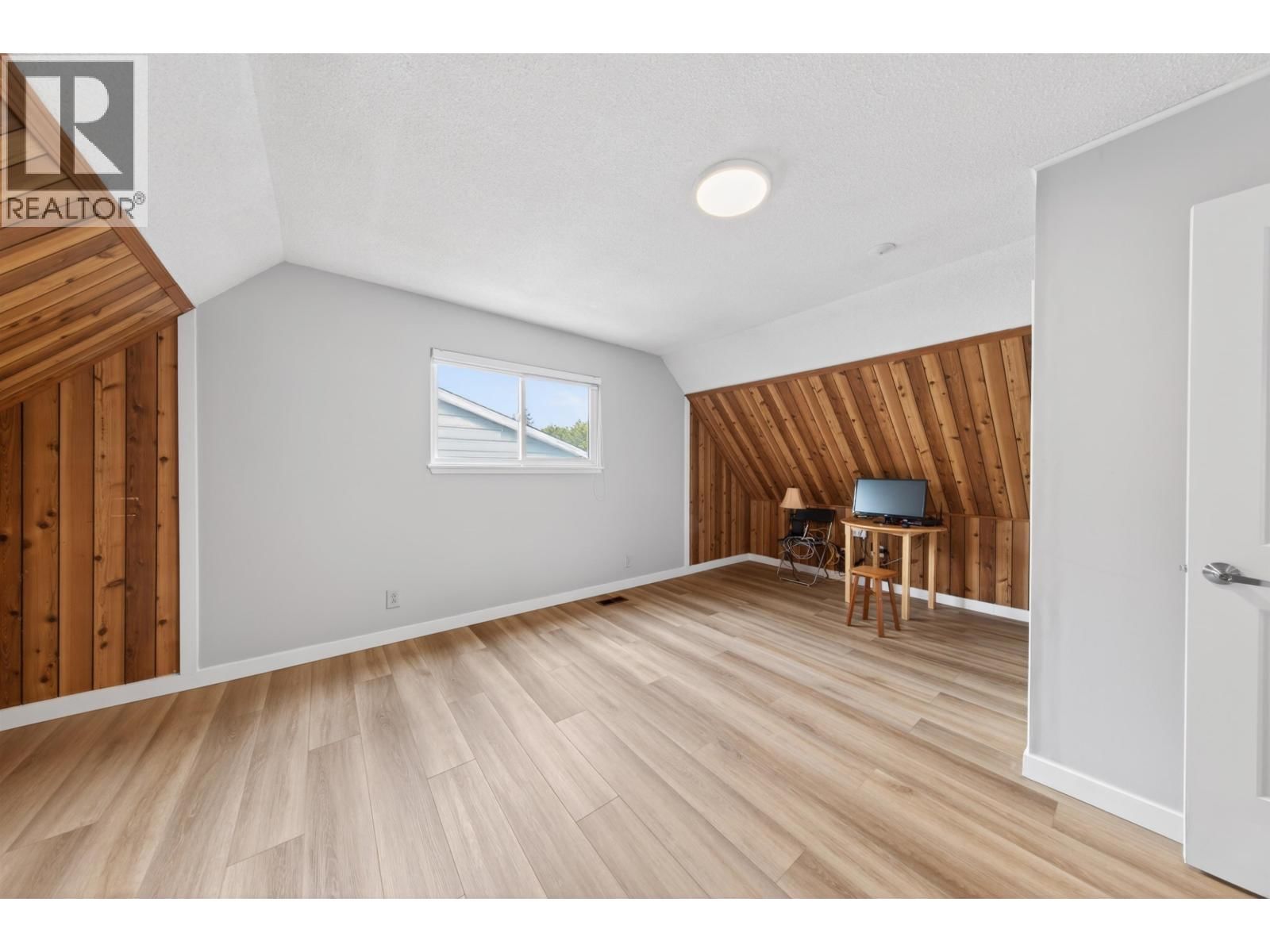 4713 46 AVENUE Image 23