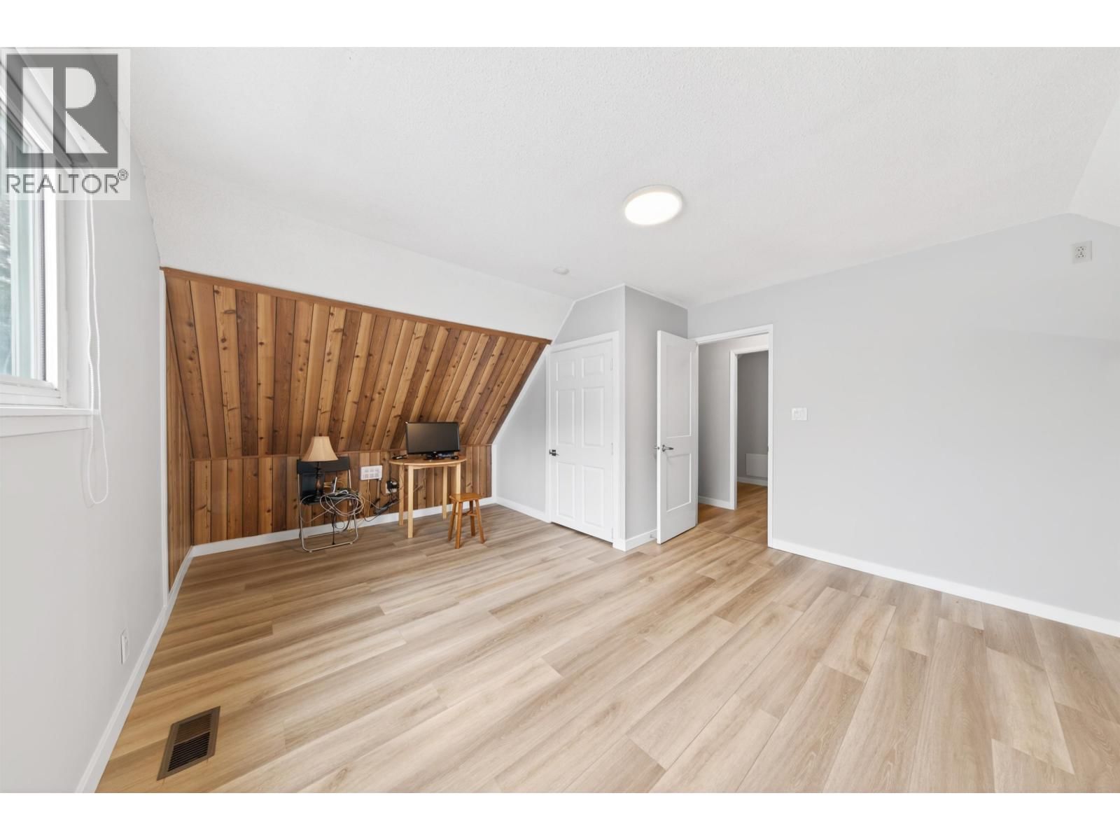 4713 46 AVENUE Image 24