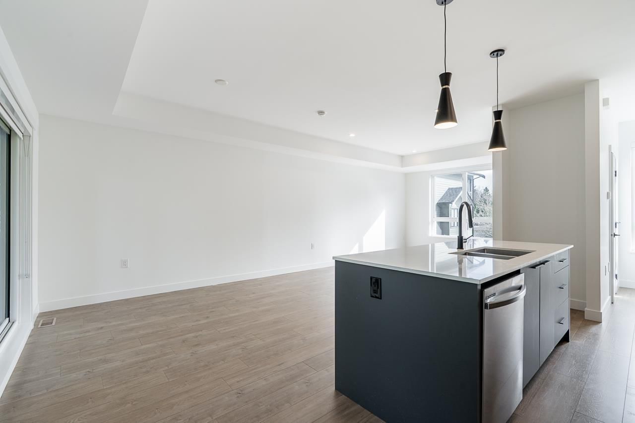 14 - 10527 155 STREET Image 12