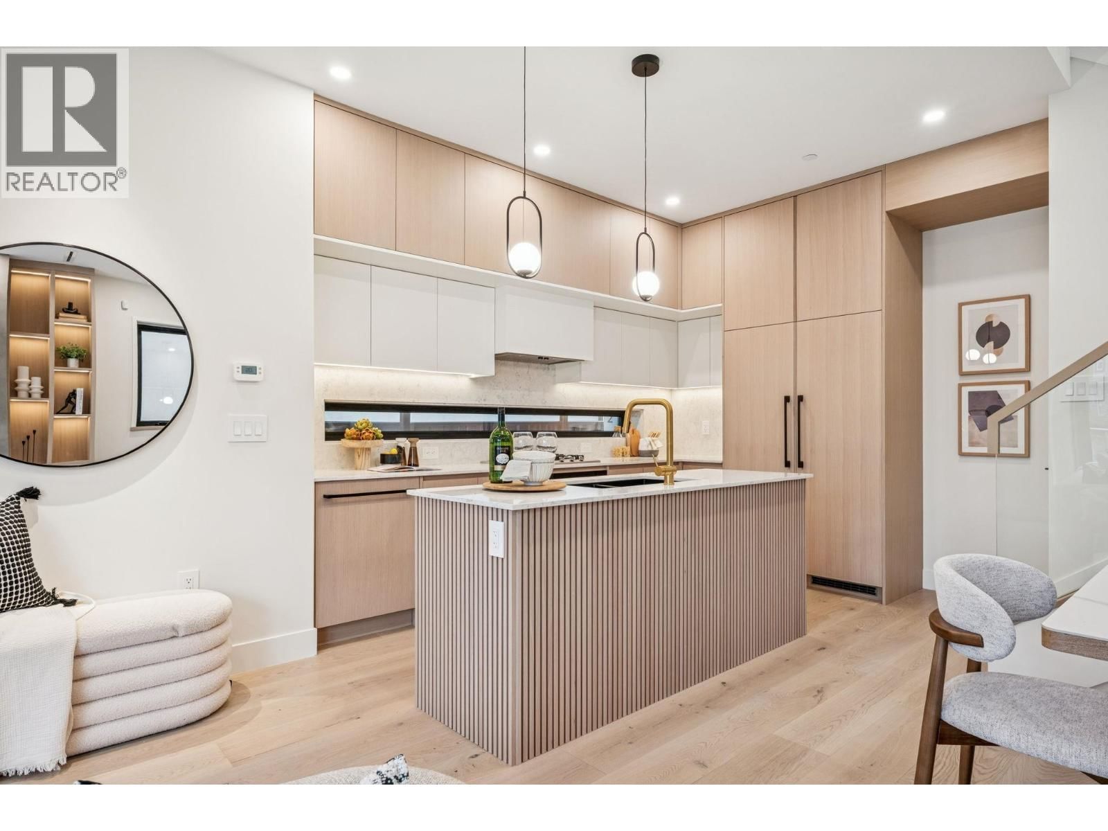 1 - 448 20 AVENUE Image 10