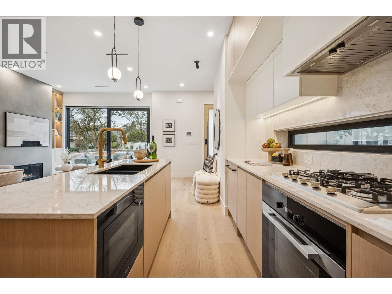 1 - 448 20 AVENUE Image 13