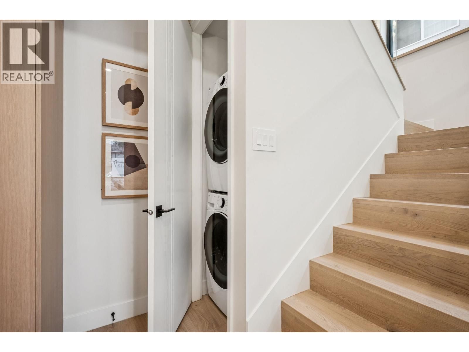 1 - 448 20 AVENUE Image 15