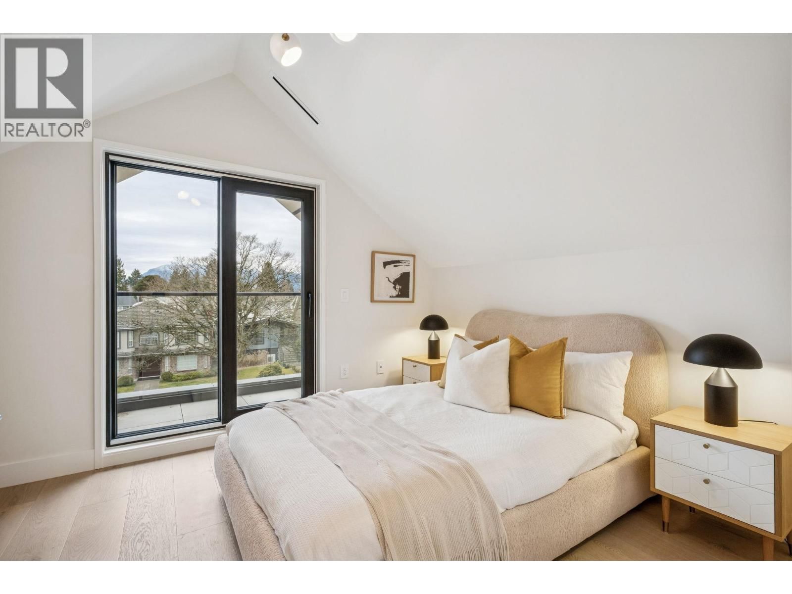 1 - 448 20 AVENUE Image 18