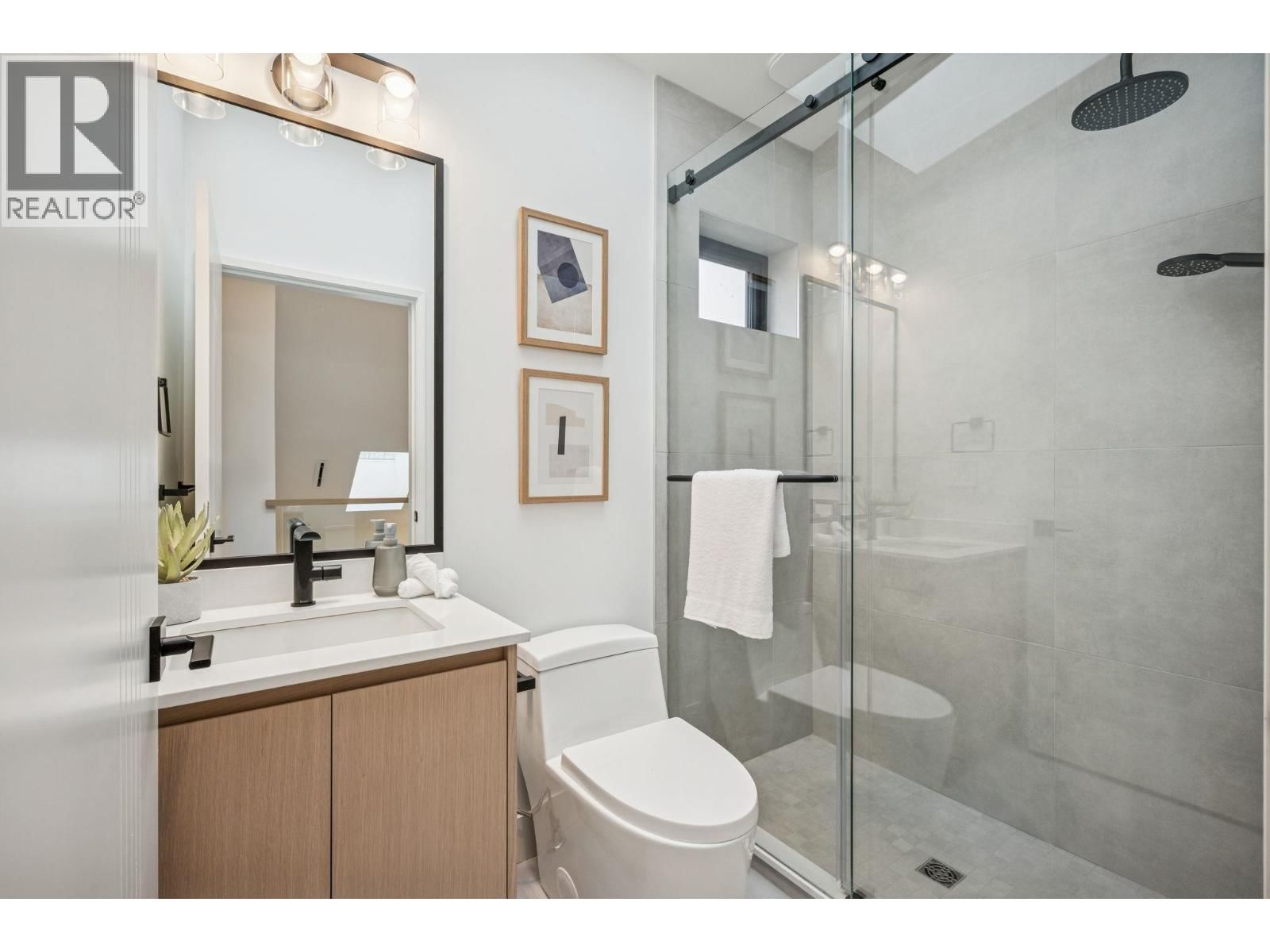 1 - 448 20 AVENUE Image 21