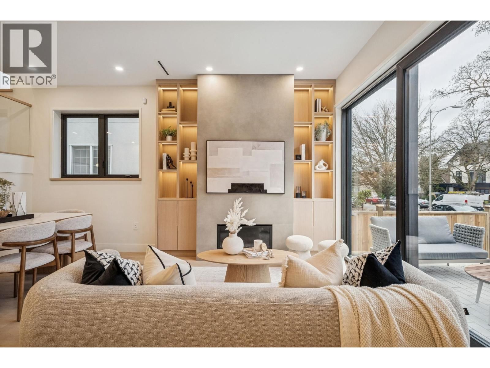 1 - 448 20 AVENUE Image 3