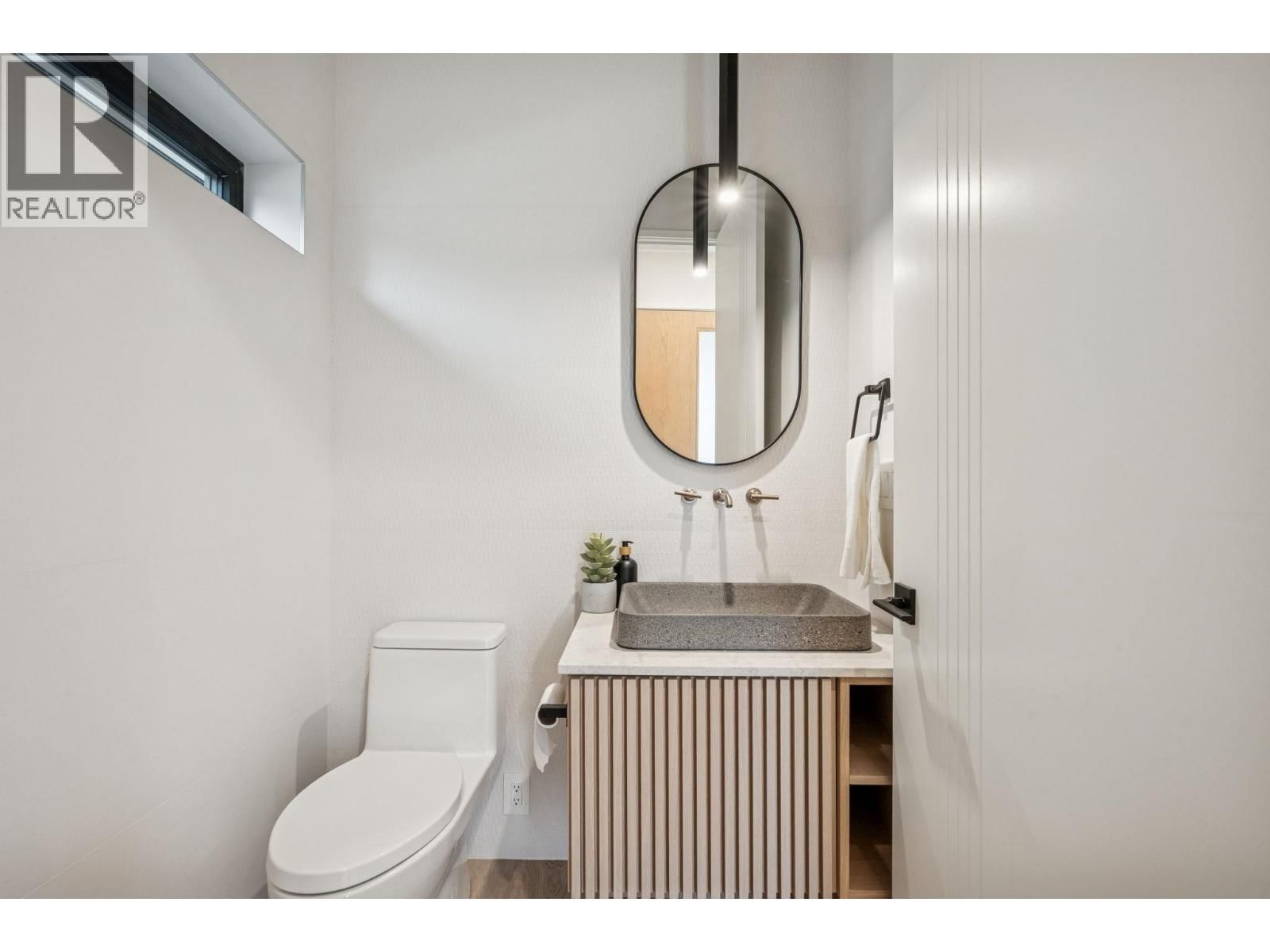 1 - 448 20 AVENUE Image 35