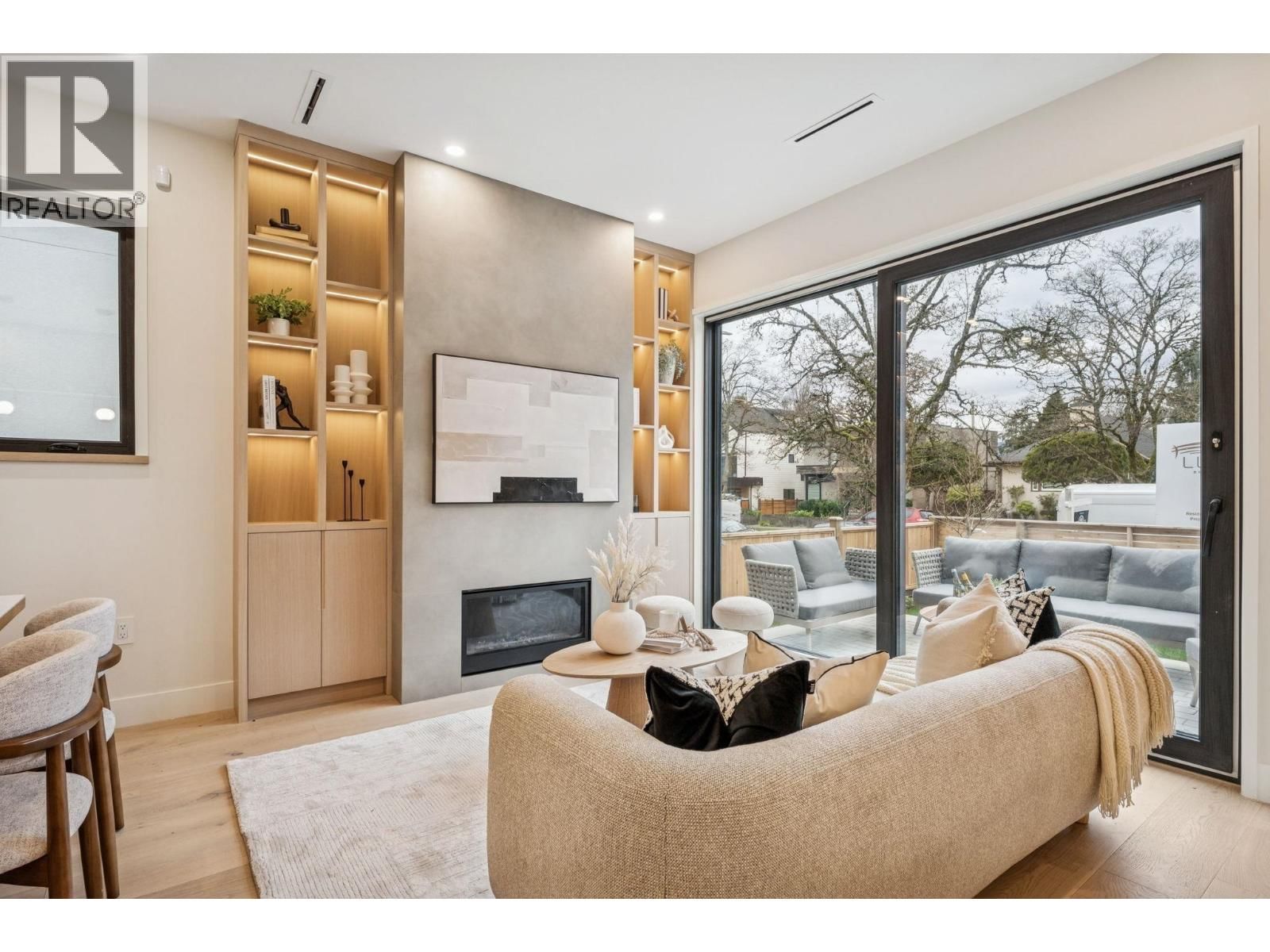 1 - 448 20 AVENUE Image 4