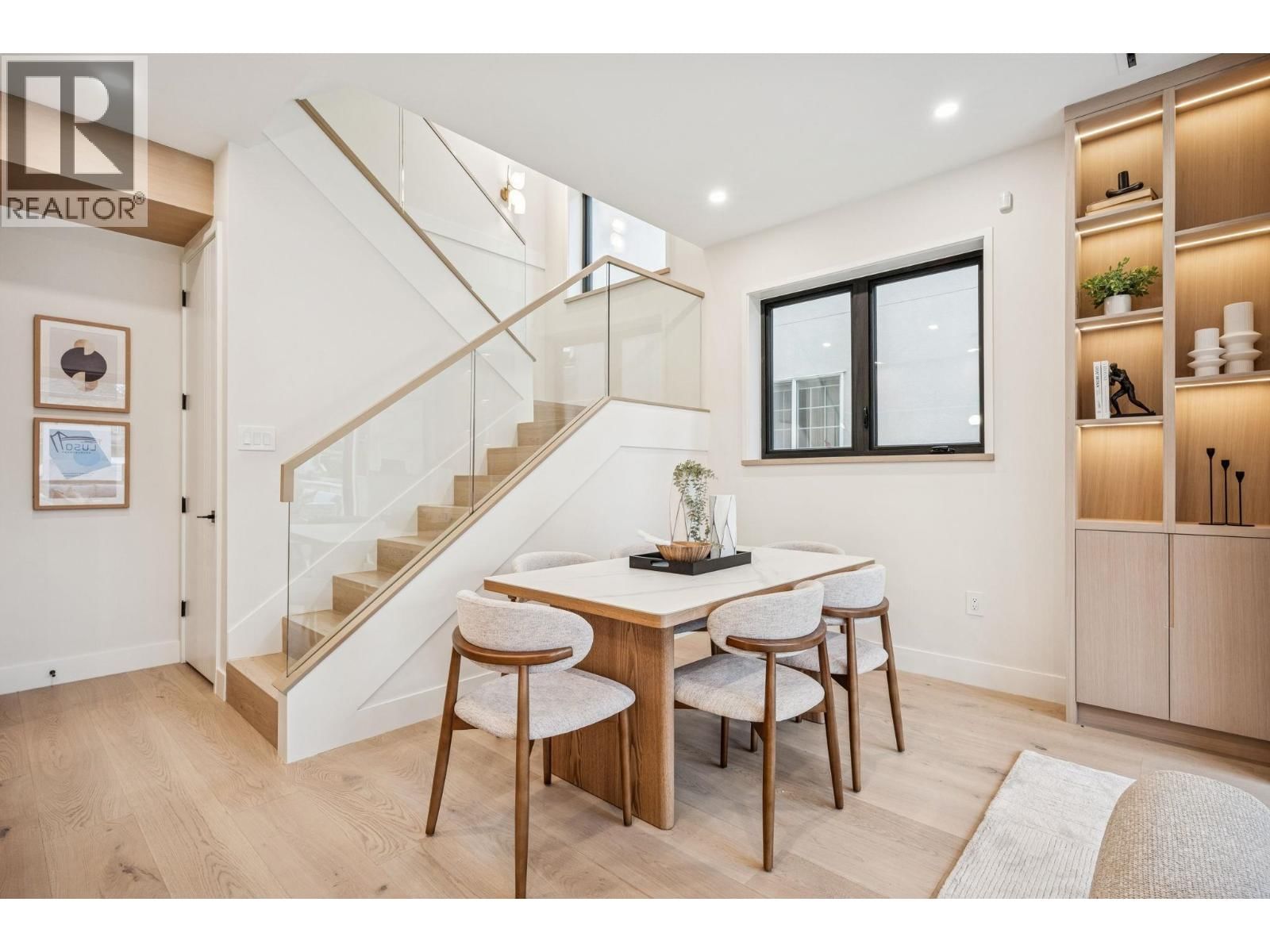 1 - 448 20 AVENUE Image 9