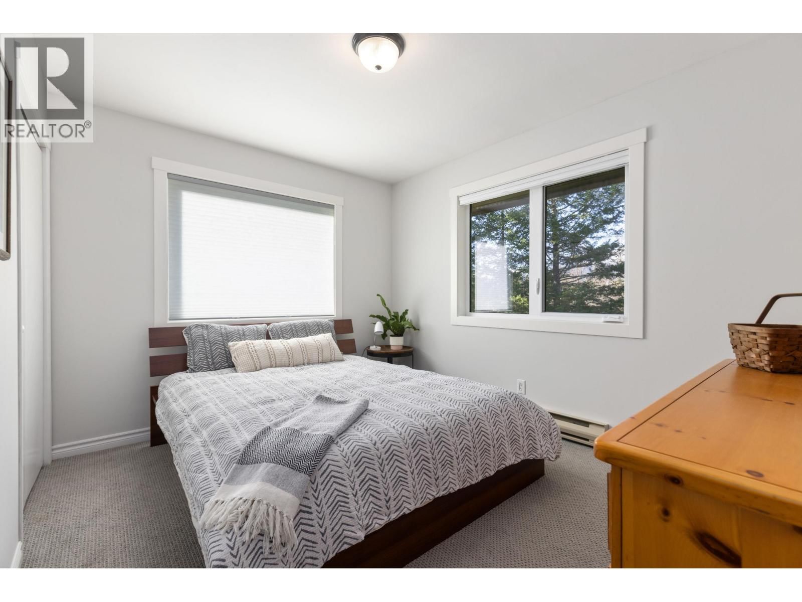 780 GREEN ROAD Image 24