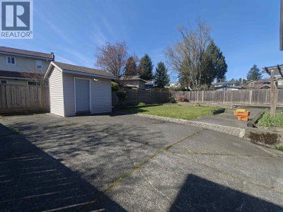 4829 COLBROOK Court | Burnaby British Columbia | Slide Image Twenty-four