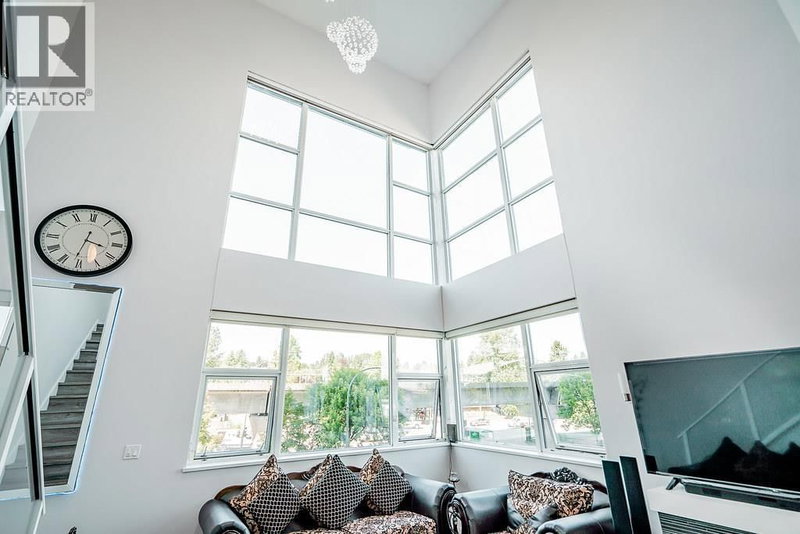 2225 HOLDOM Avenue Burnaby British Columbia, V5B 0A1 - 3 Bedrooms Condo For Sale