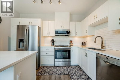 2225 HOLDOM Avenue | Burnaby British Columbia | Slide Image Thirteen