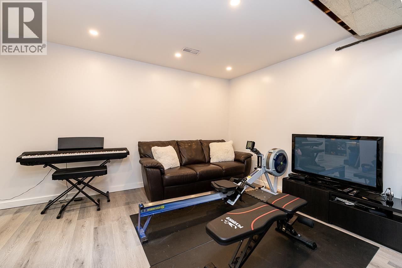 3398 WILLIAM AVENUE Image 23