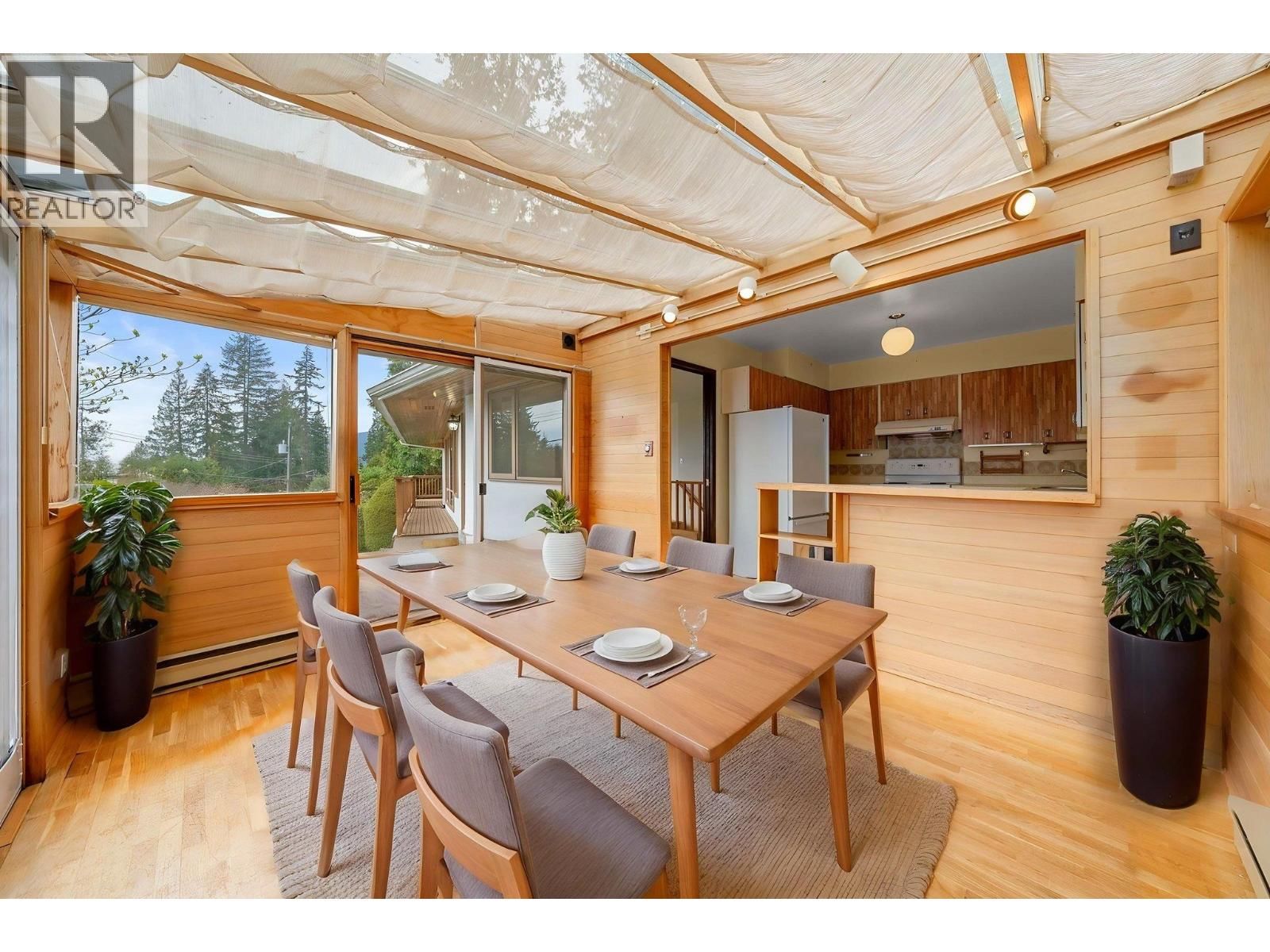 234 RONDOVAL CRESCENT Image 12