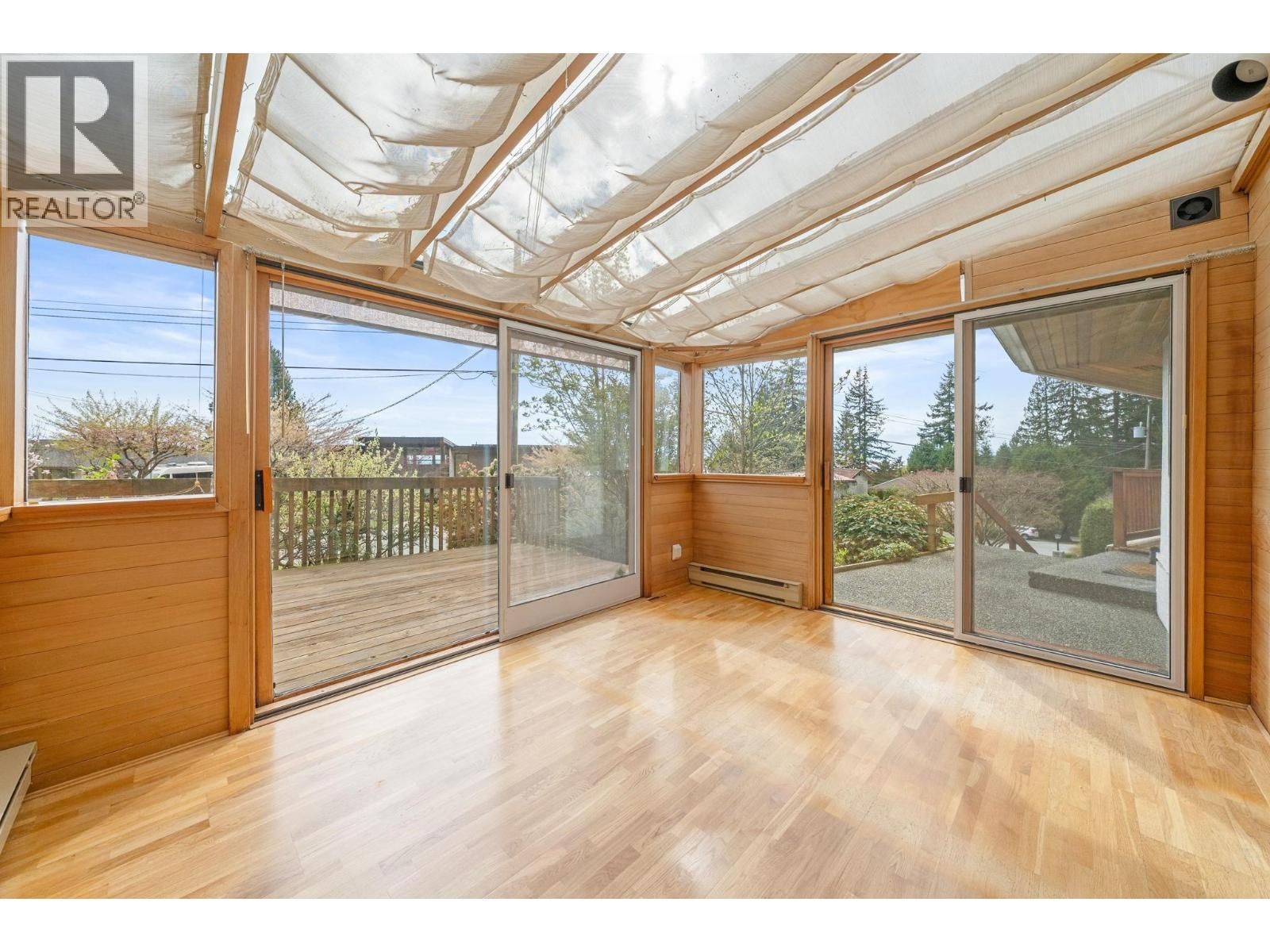 234 RONDOVAL CRESCENT Image 13