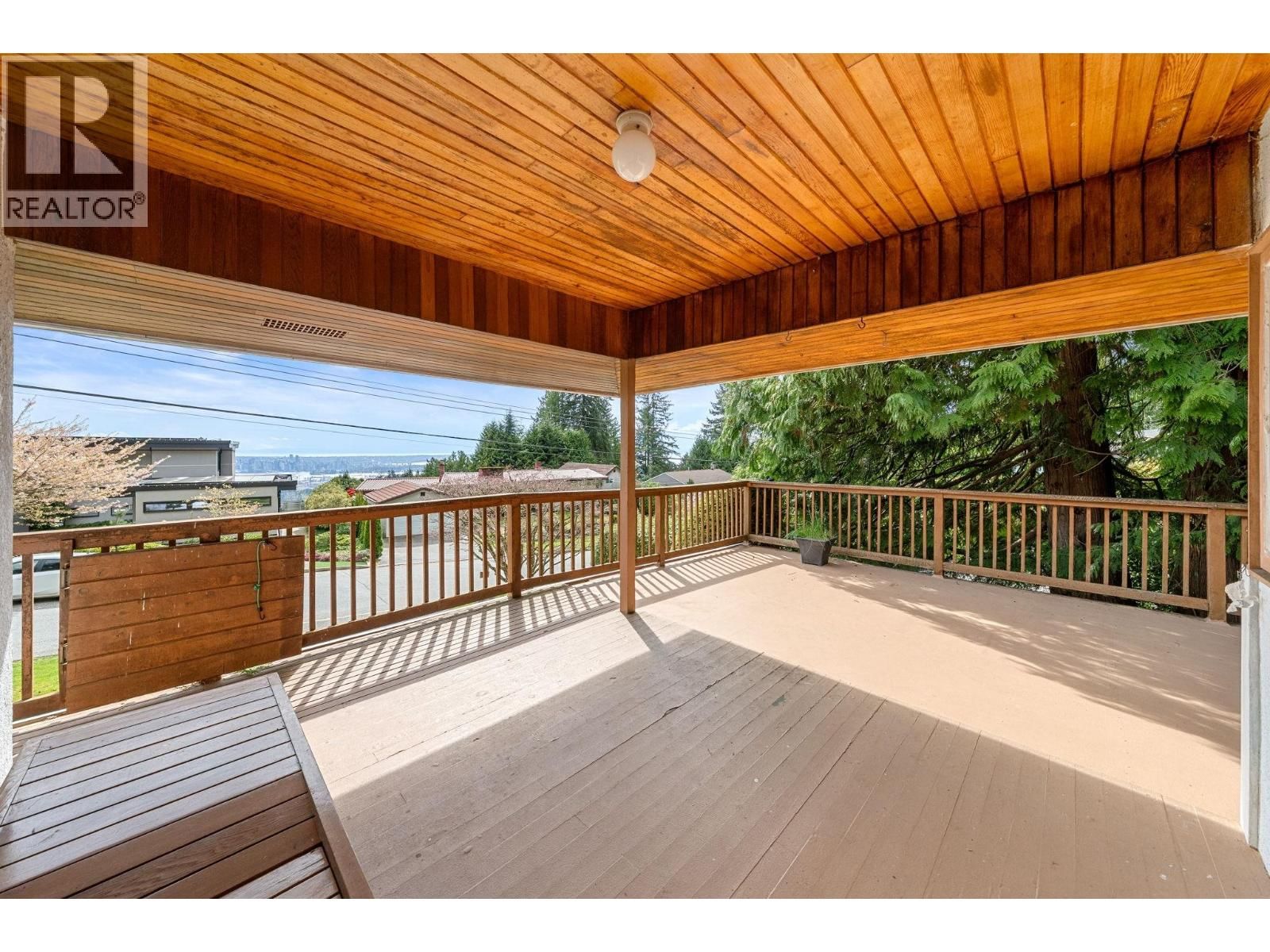 234 RONDOVAL CRESCENT Image 15