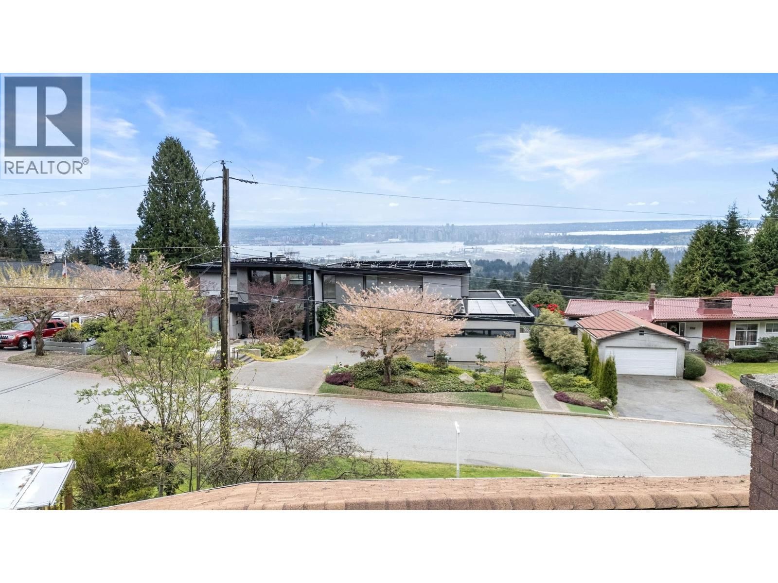 234 RONDOVAL CRESCENT Image 18