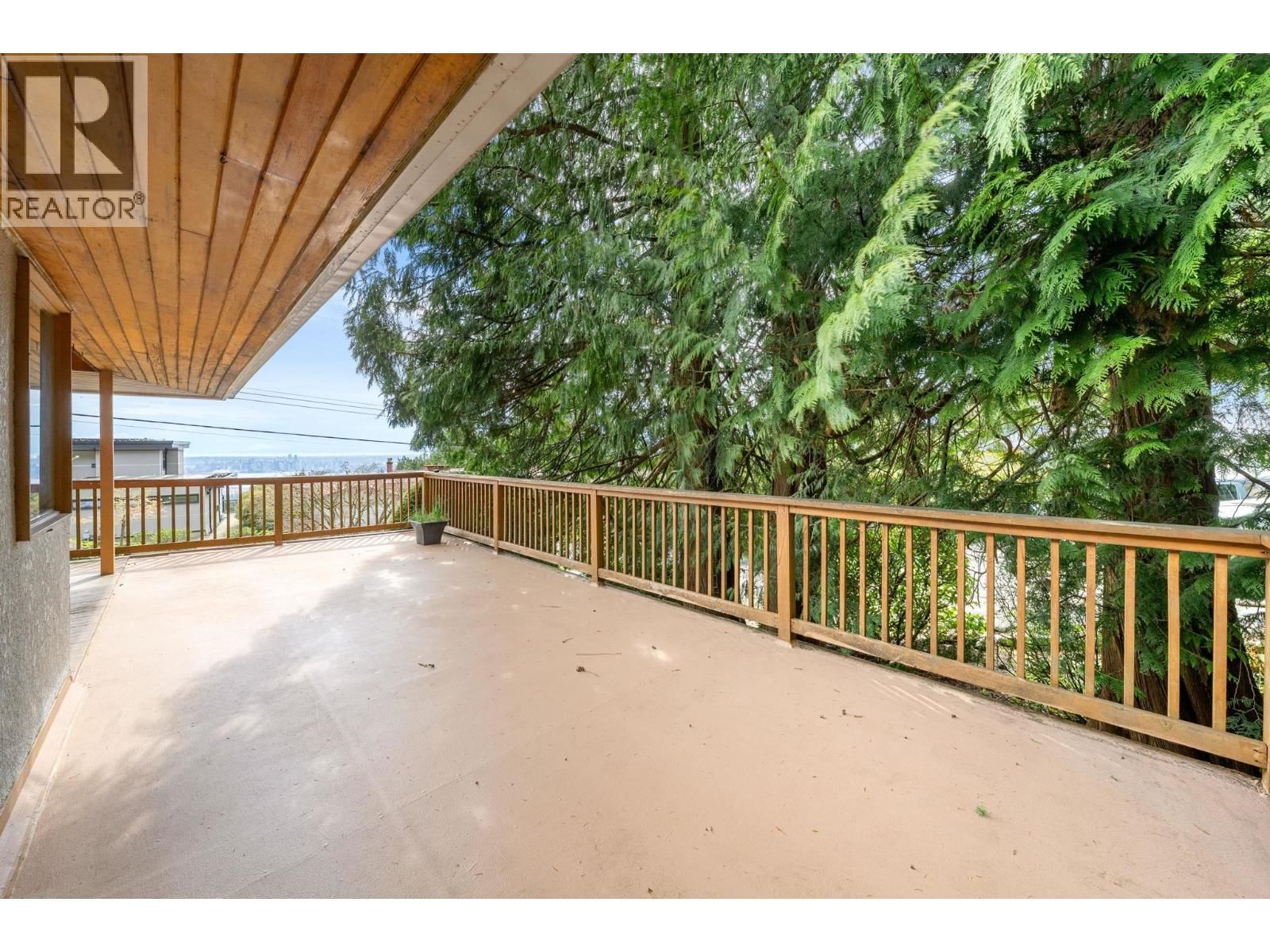 234 RONDOVAL CRESCENT Image 19