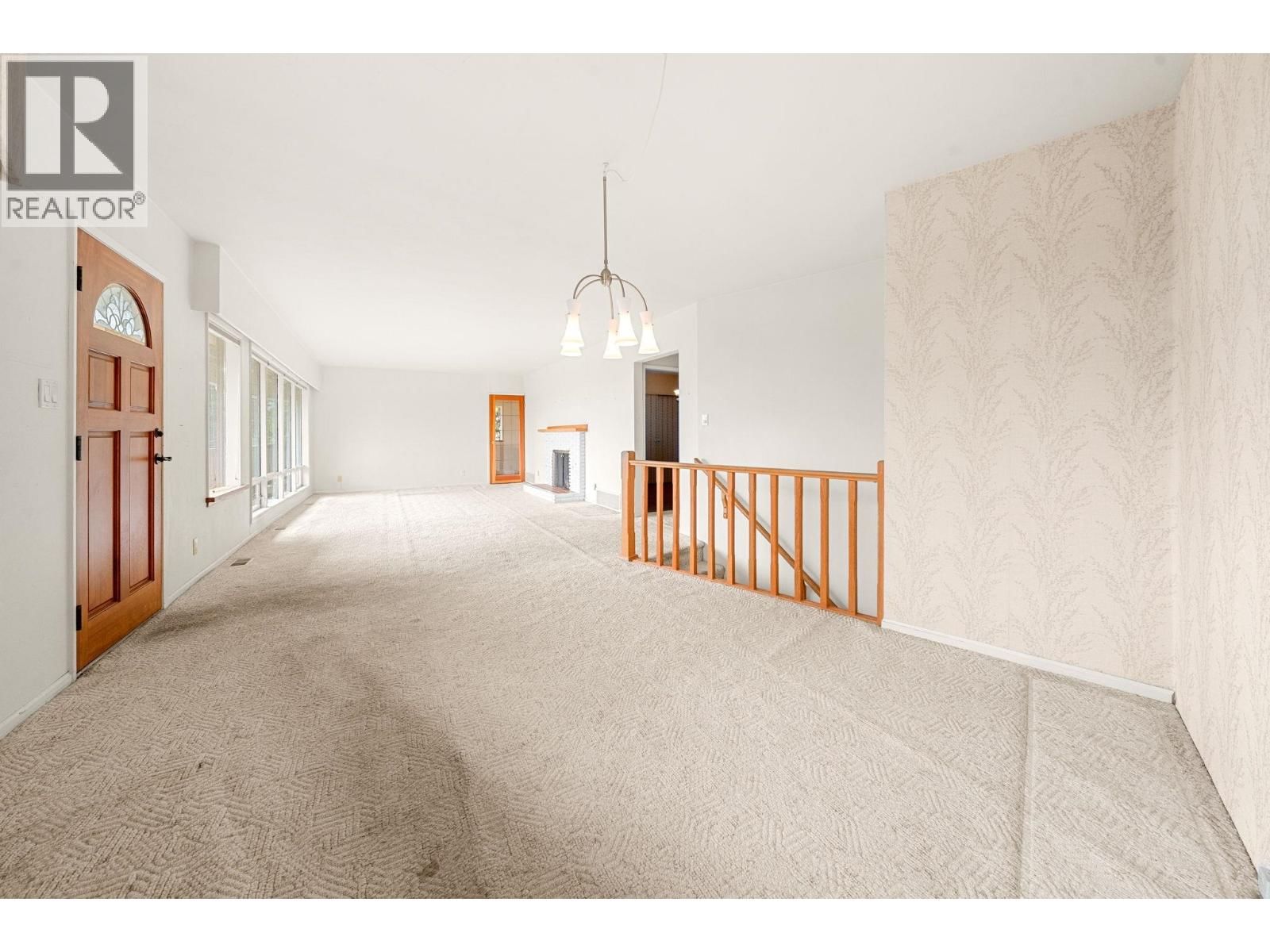 234 RONDOVAL CRESCENT Image 9