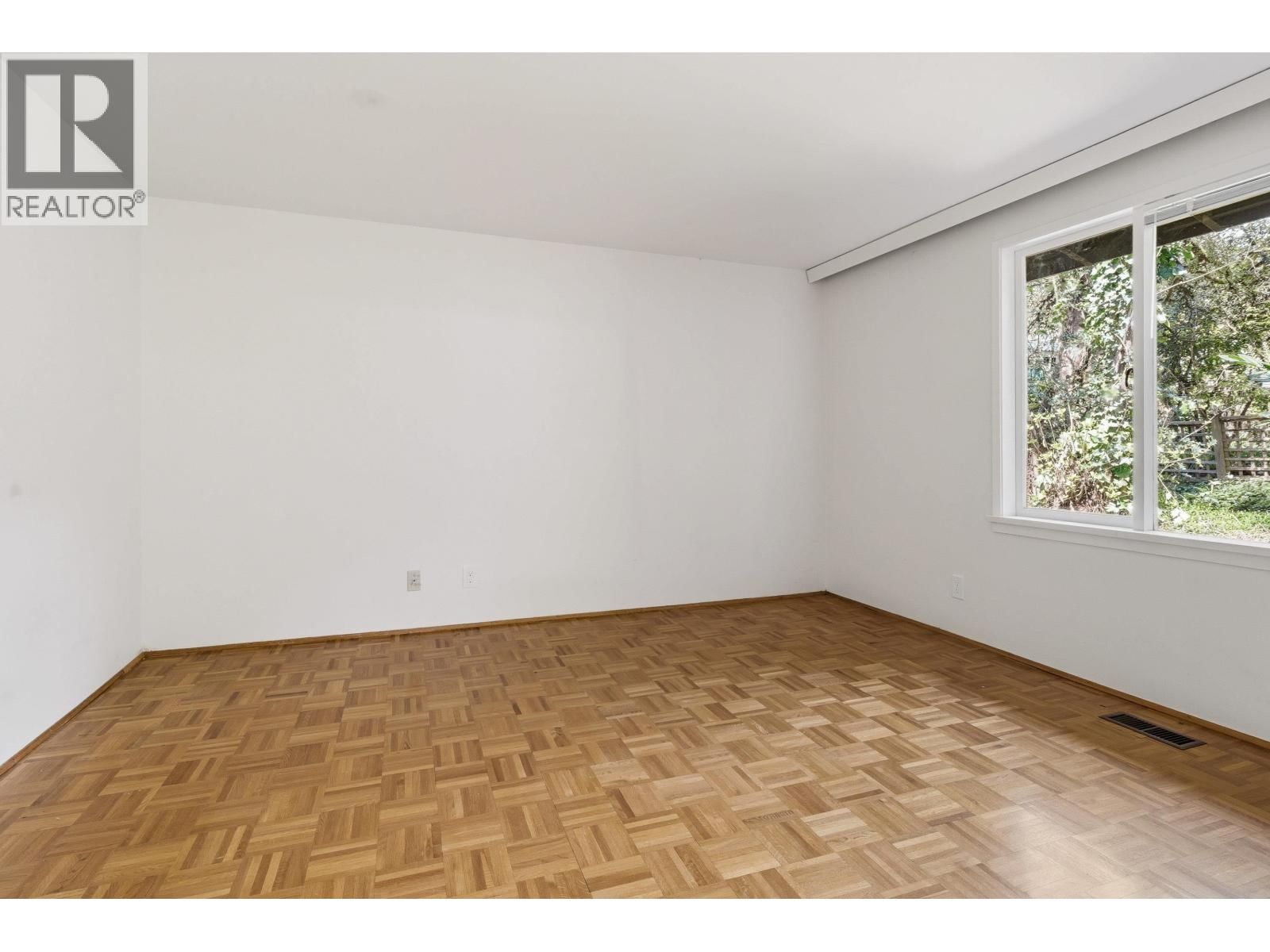 2493 HAYWOOD AVENUE Image 18