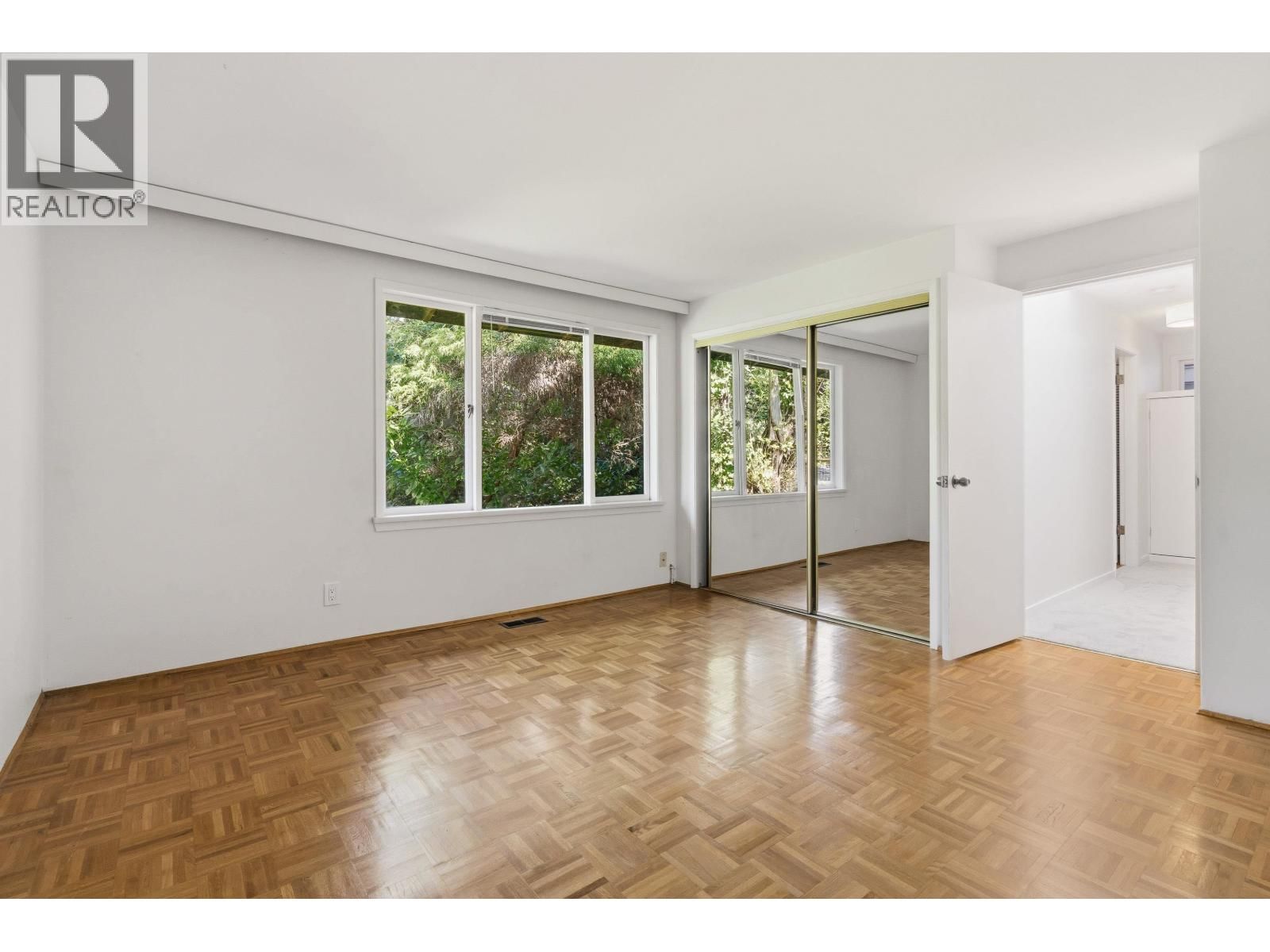 2493 HAYWOOD AVENUE Image 19