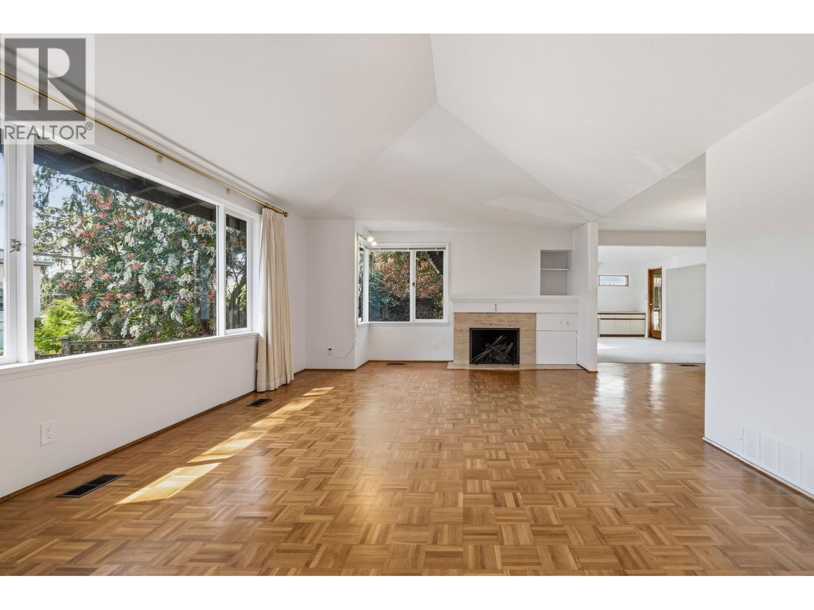 2493 HAYWOOD AVENUE Image 8