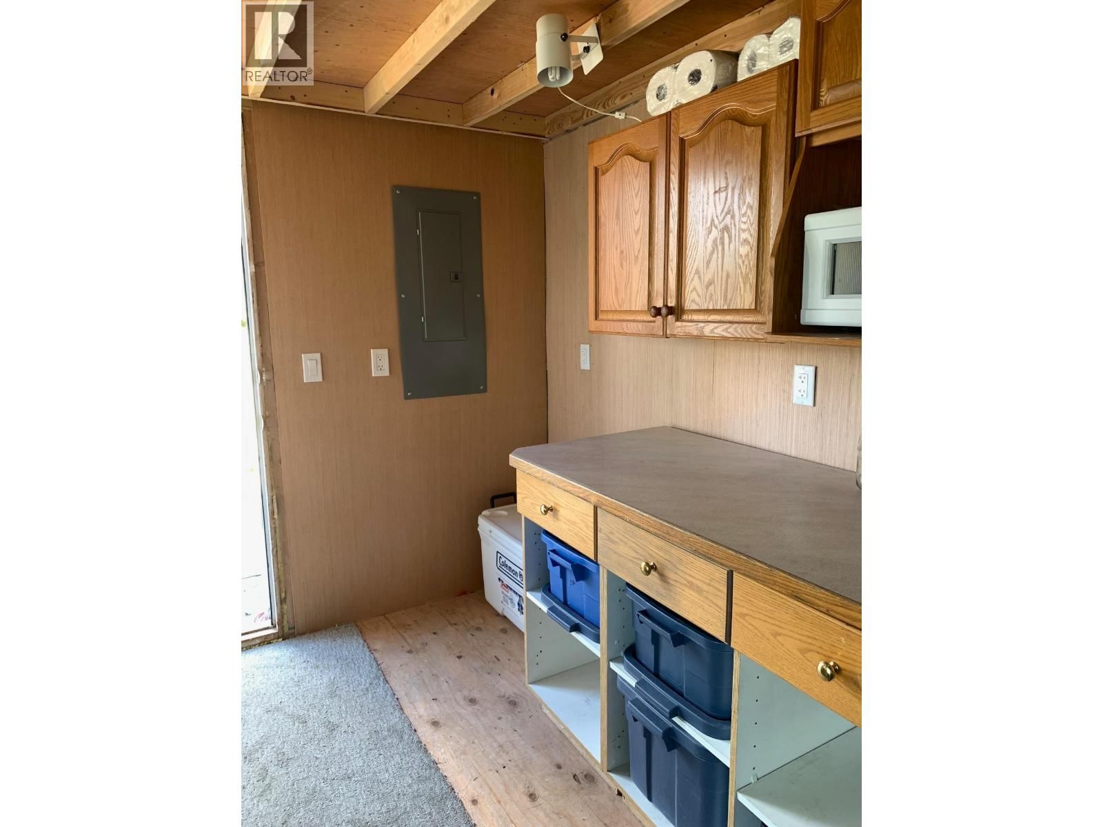 4068 EAGLE CREEK ROAD Image 9