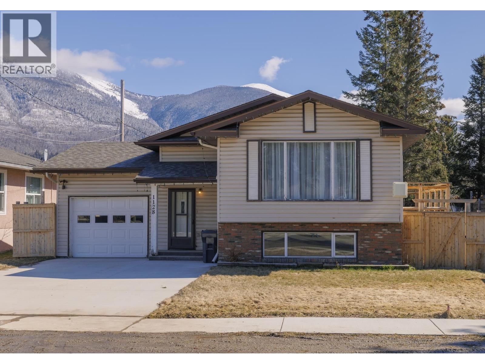 1128 3RD AVENUE Image 31