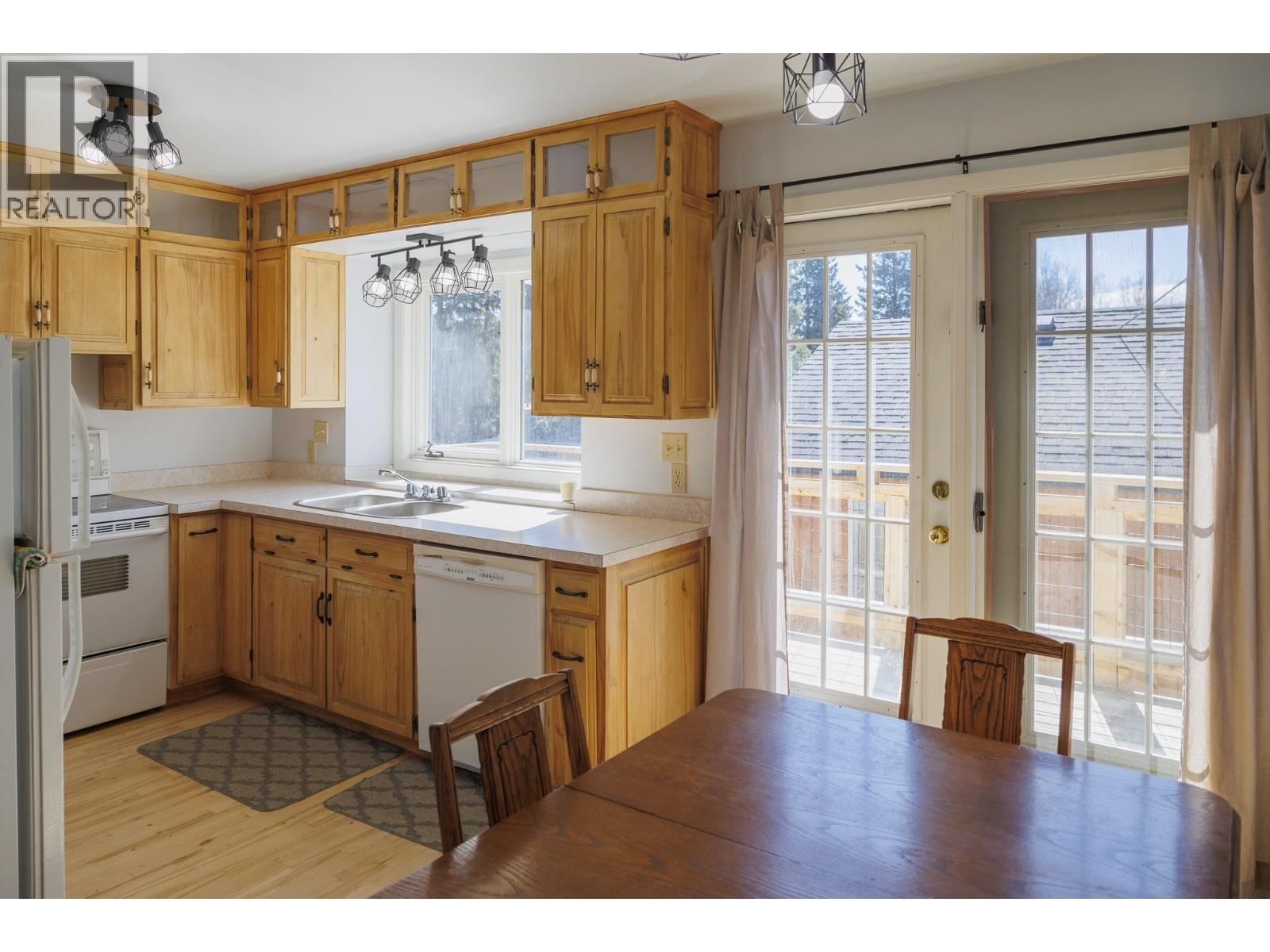 1128 3RD AVENUE Image 8