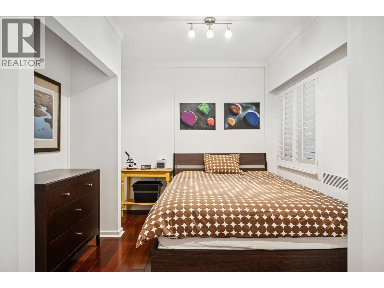 3814 11 AVENUE Image 21