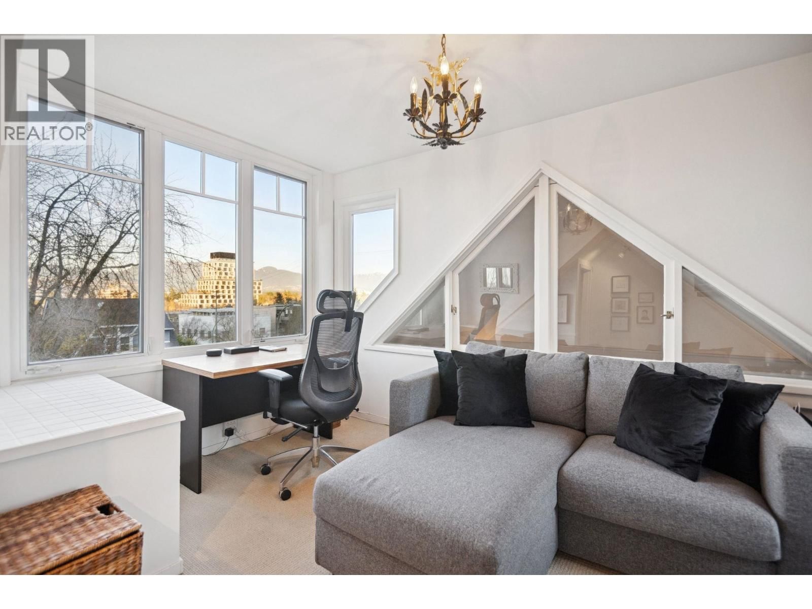 3814 11 AVENUE Image 24