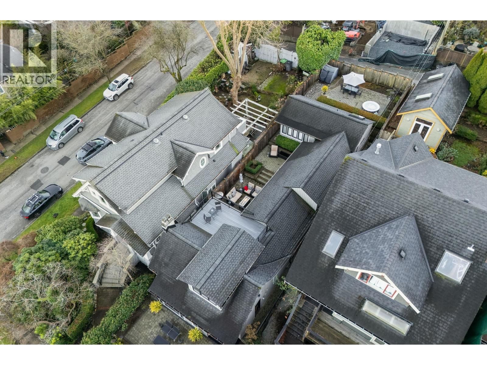 3814 11 AVENUE Image 32