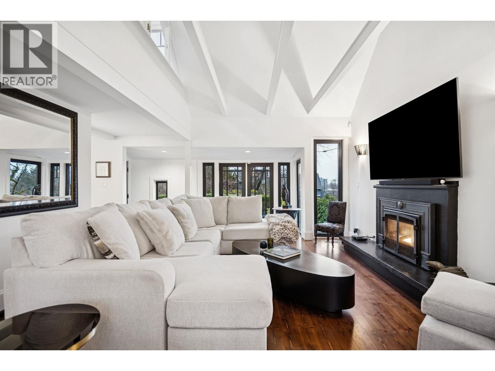 3814 11 AVENUE Image 7