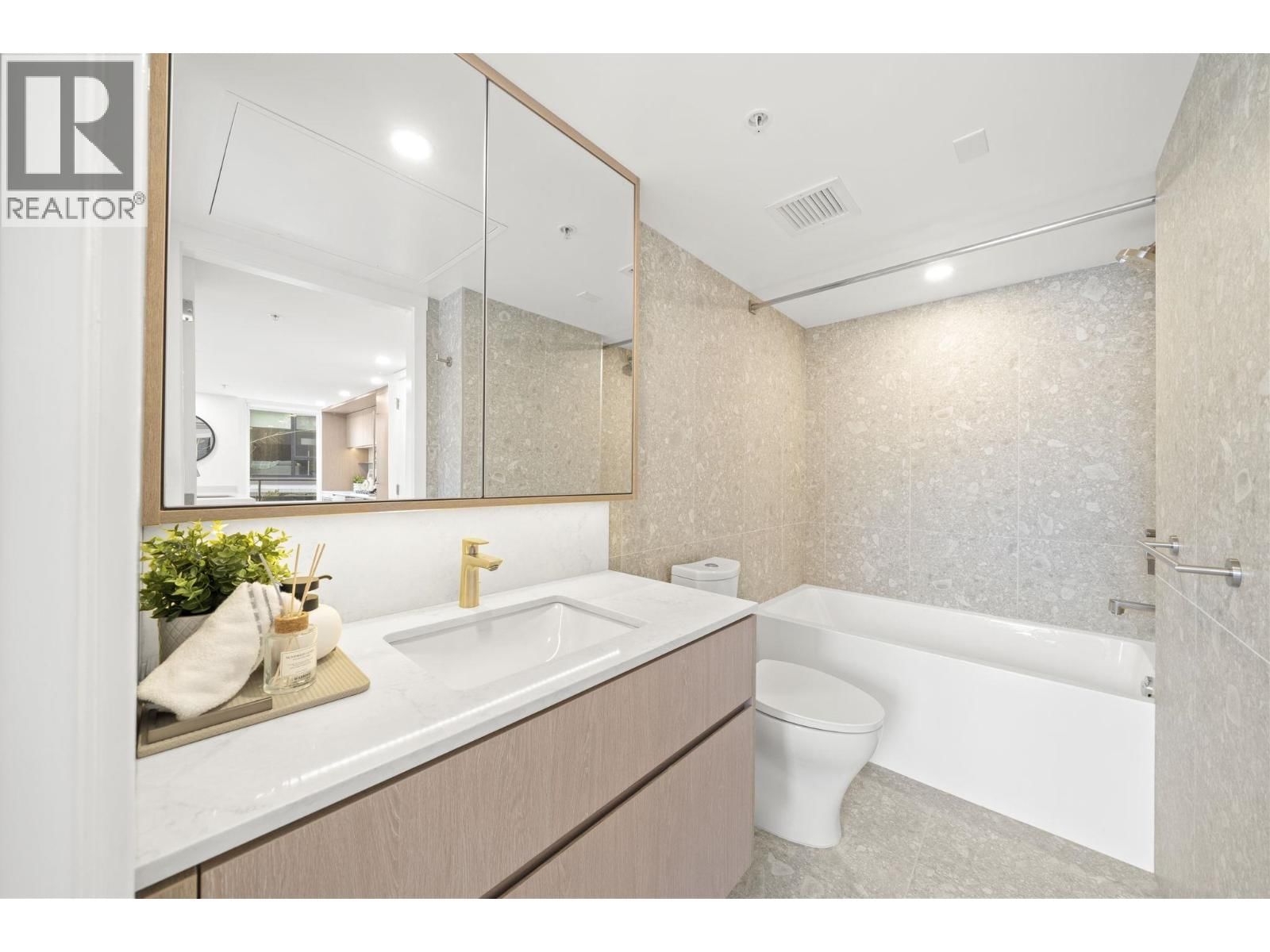 106 - 5212 CAMBIE STREET Image 15