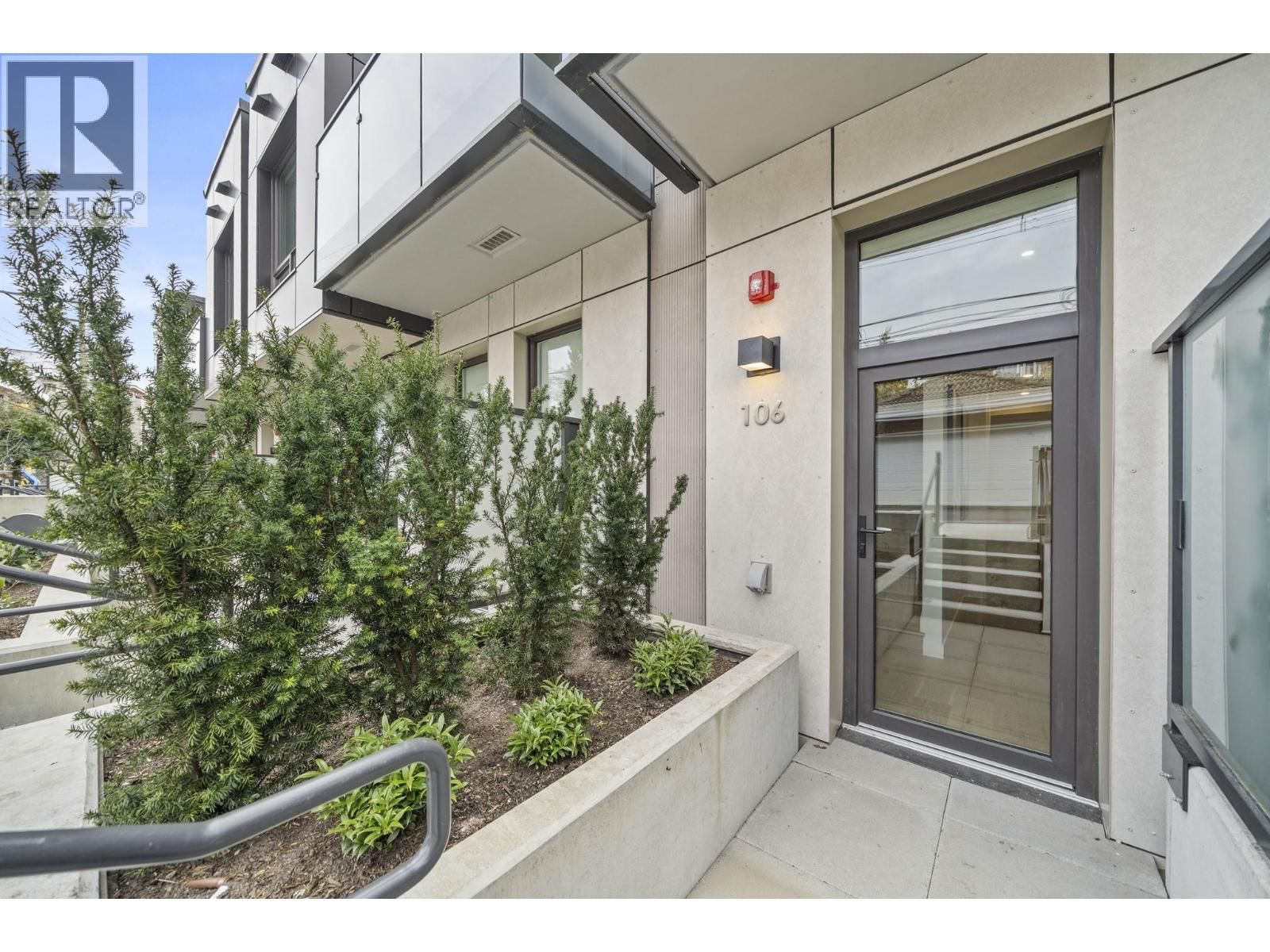 106 - 5212 CAMBIE STREET Image 26