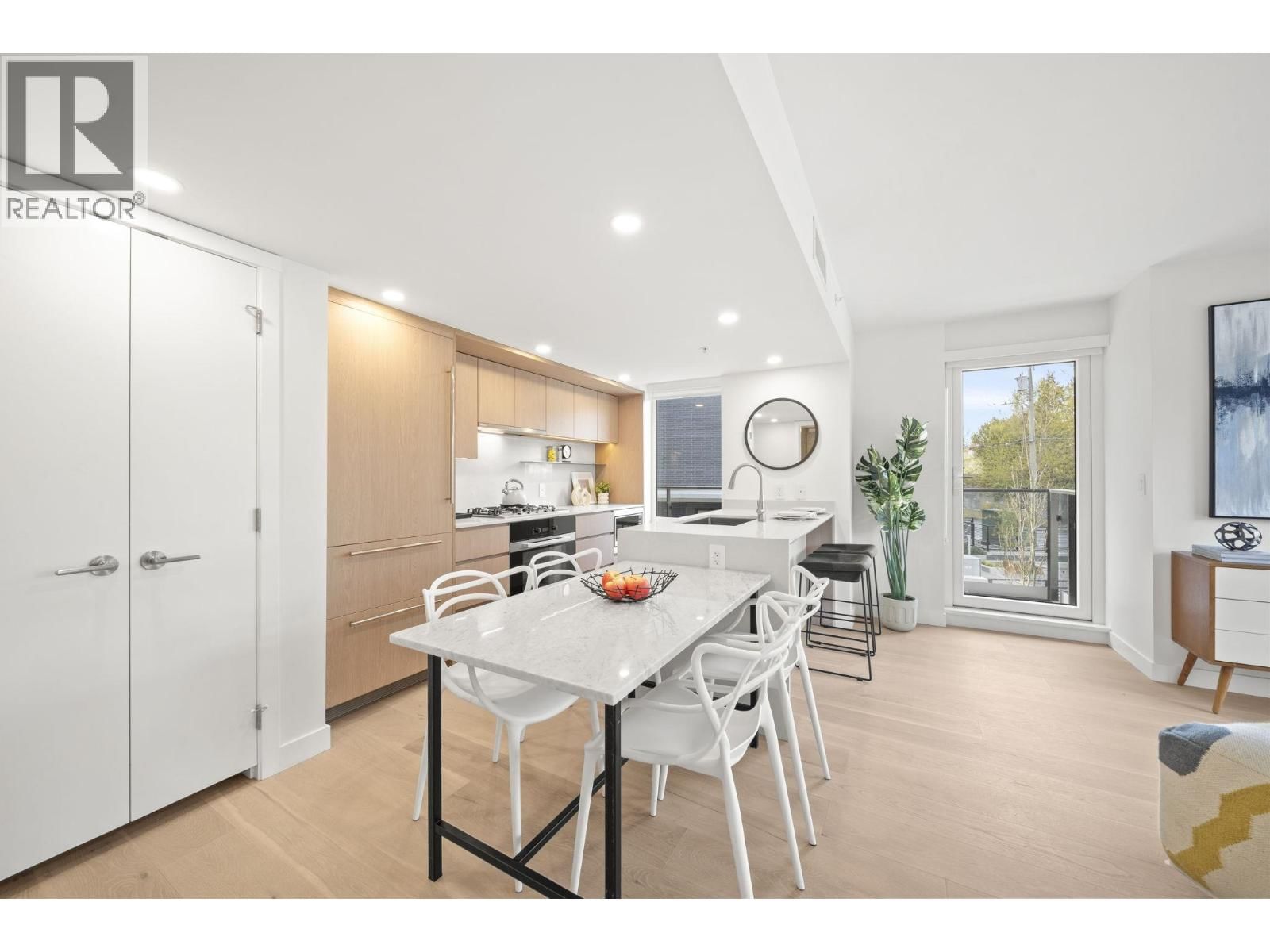 106 - 5212 CAMBIE STREET Image 7