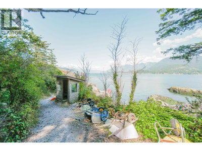 16 PASSAGE Island | West Vancouver British Columbia | Slide Image Fourteen