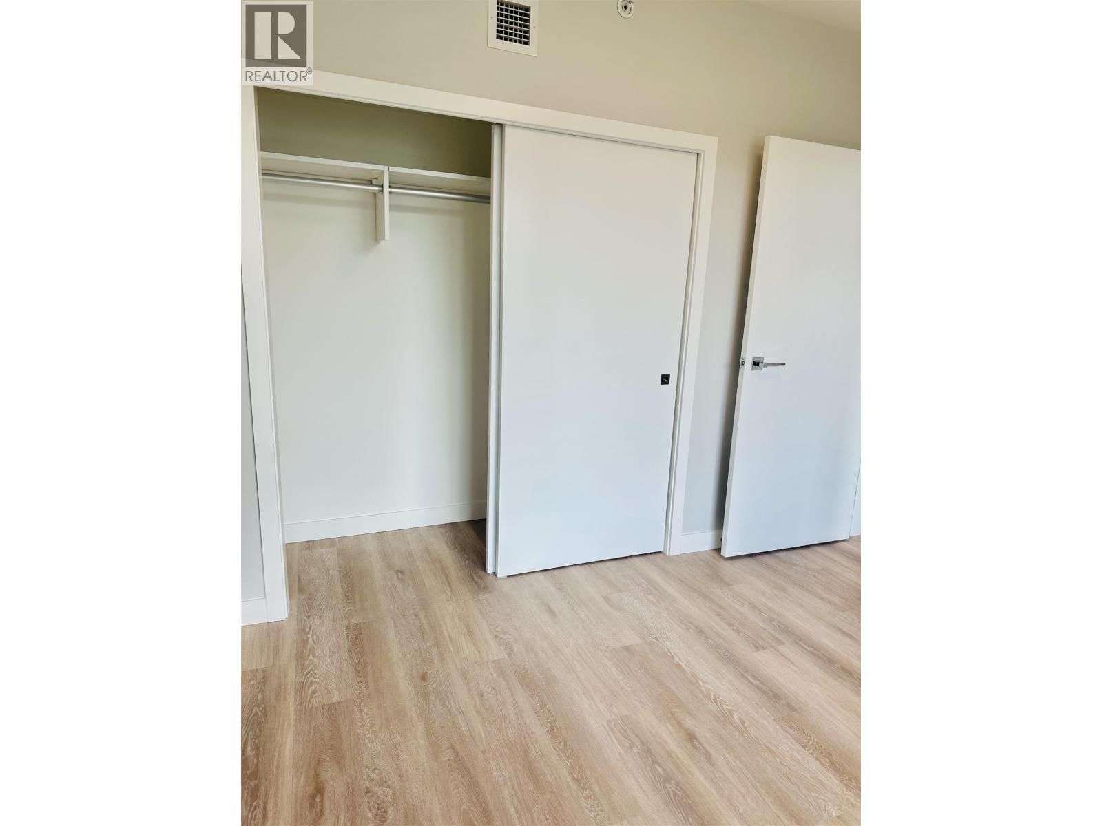 302 - 567 EMERSON STREET Image 13