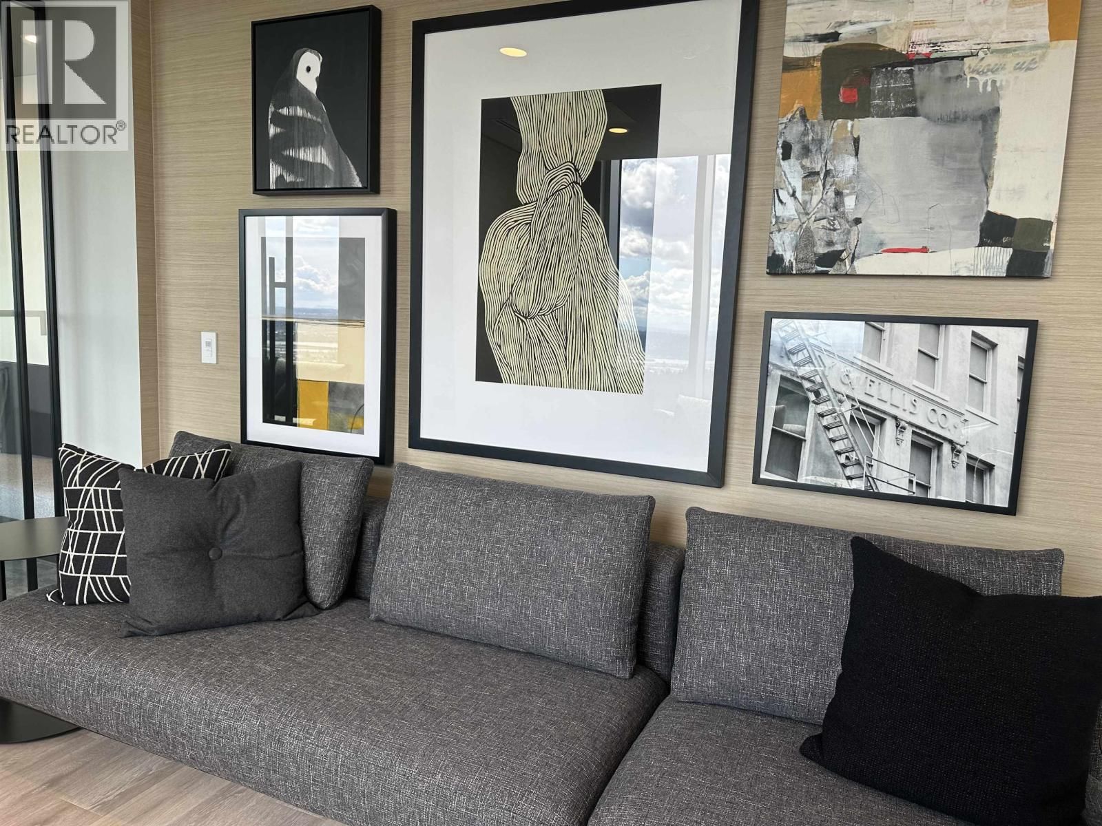 302 - 567 EMERSON STREET Image 18