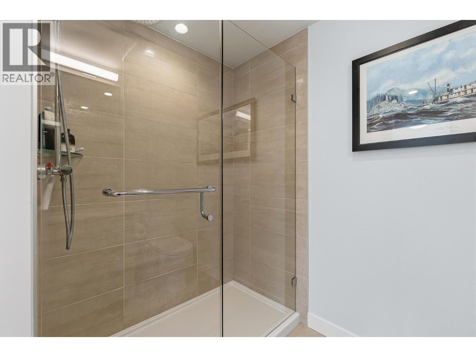 TH3 - 108 8TH STREET Image 17