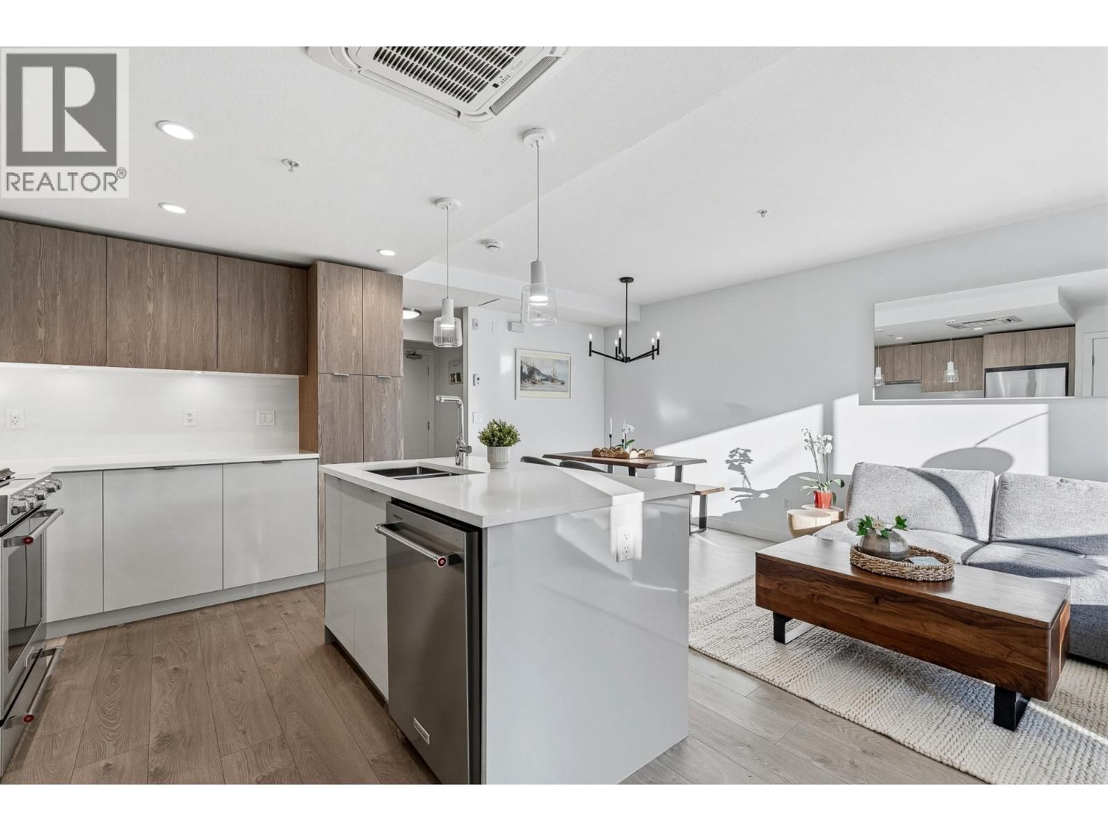 TH3 - 108 8TH STREET Image 2