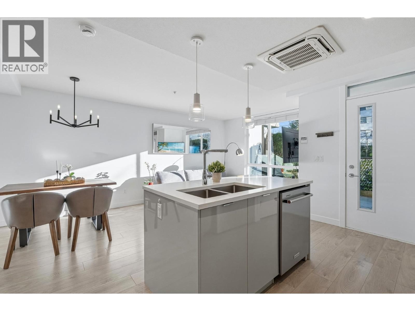 TH3 - 108 8TH STREET Image 3