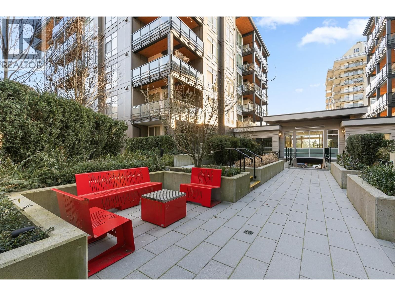 TH3 - 108 8TH STREET Image 32