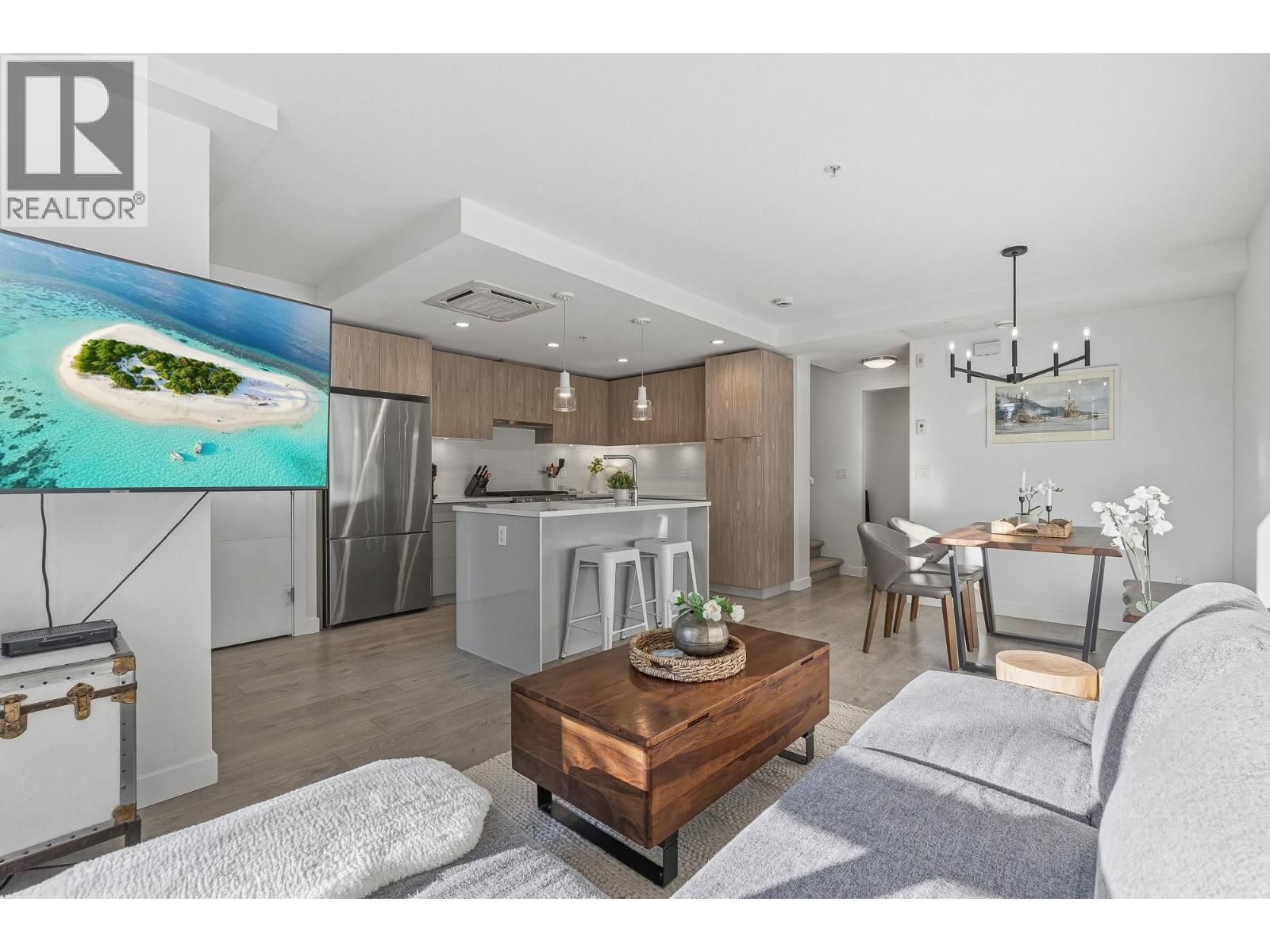 TH3 - 108 8TH STREET Image 7