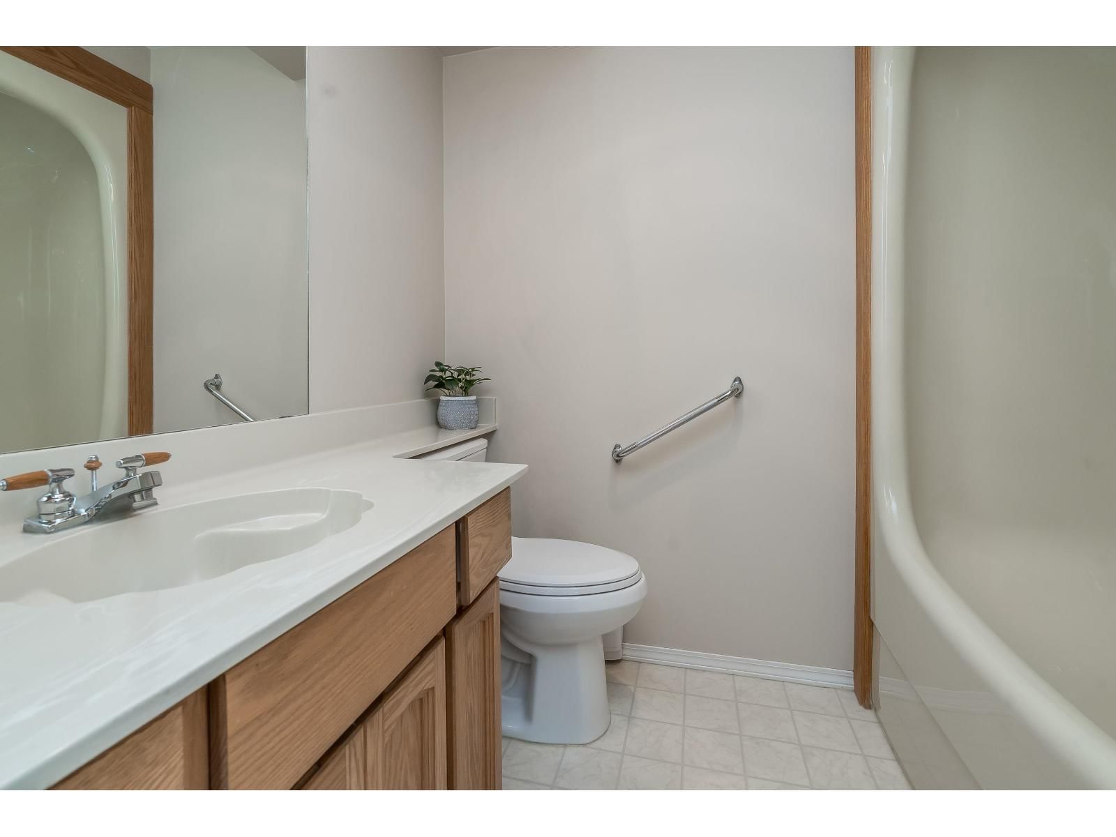 203 - 9109 154 STREET Image 22